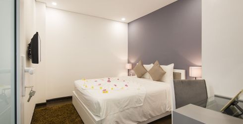 hotel room image