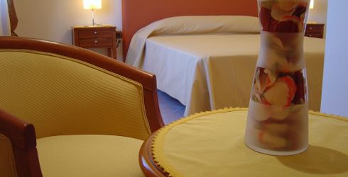 hotel room image
