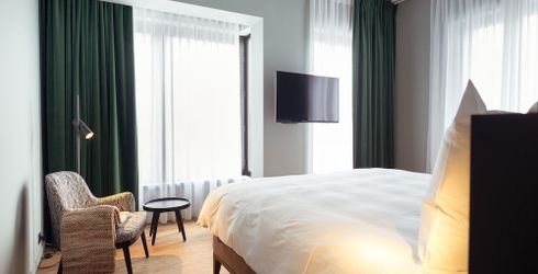 hotel room image