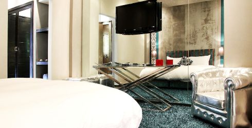 hotel room image