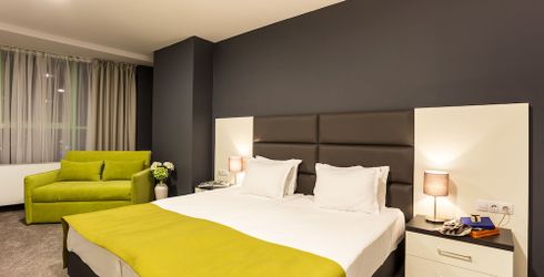 hotel room image