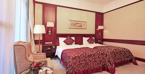hotel room image