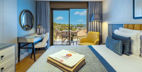 hotel room image