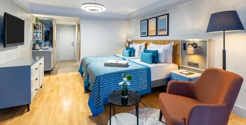 hotel room image