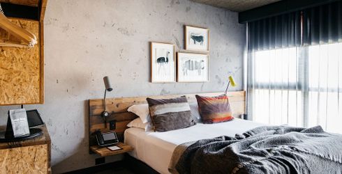 hotel room image