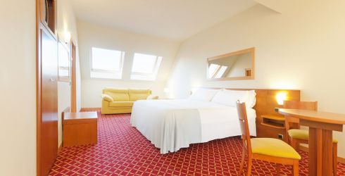 hotel room image
