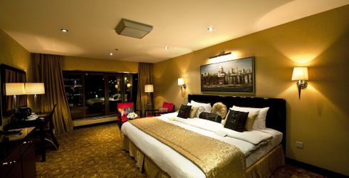 hotel room image