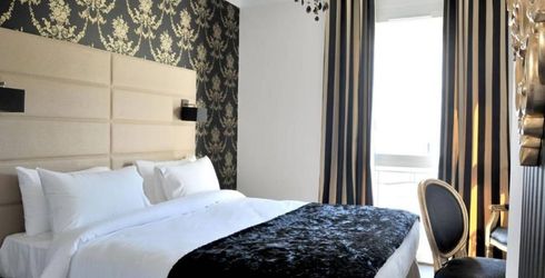 hotel room image