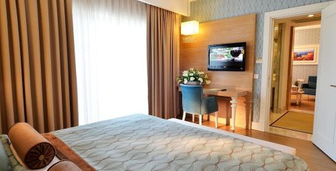 hotel room image