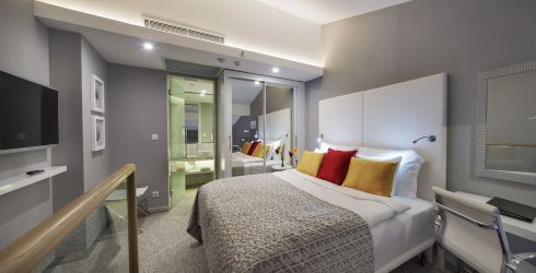 hotel room image