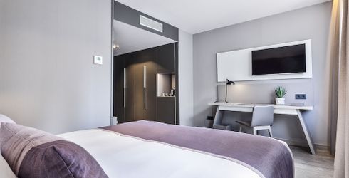 hotel room image