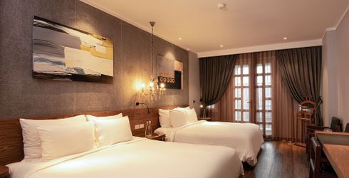hotel room image
