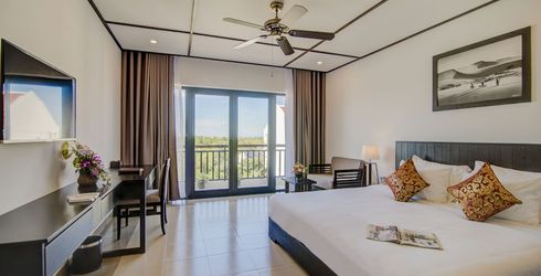 hotel room image