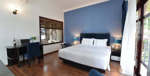 hotel room image