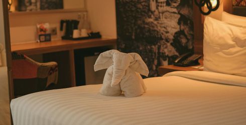 hotel room image
