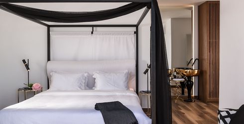 hotel room image