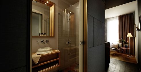 hotel room image