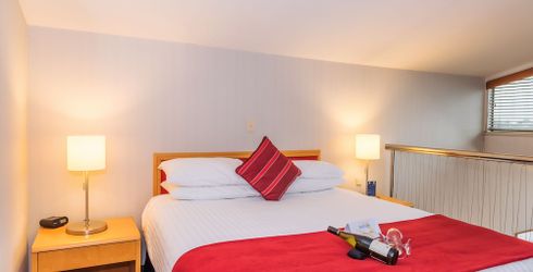 hotel room image