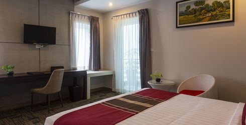 hotel room image