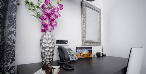 hotel room image