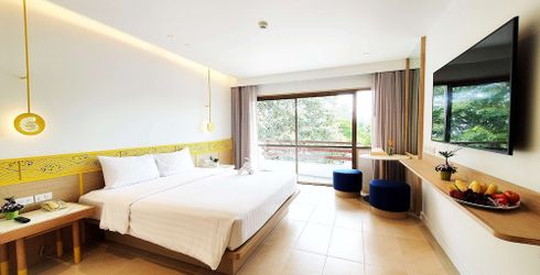 hotel room image
