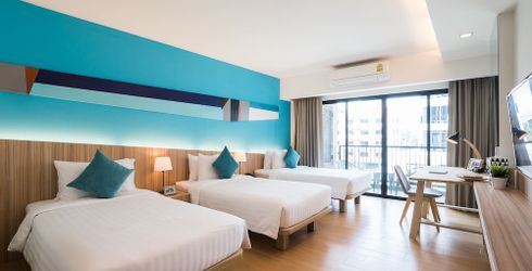hotel room image