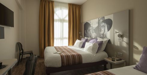 hotel room image