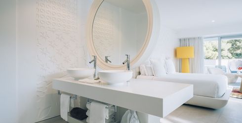 hotel room image