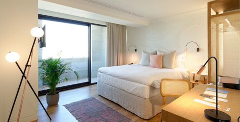 hotel room image