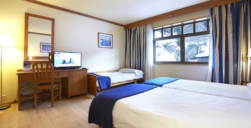 hotel room image