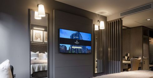 hotel room image