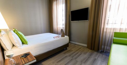 hotel room image