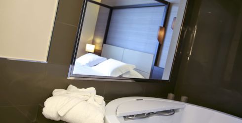 hotel room image