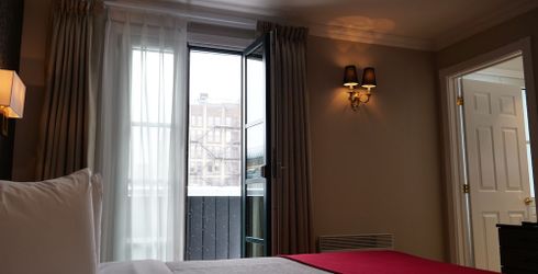 hotel room image