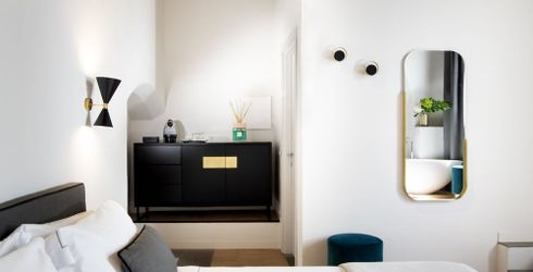 hotel room image