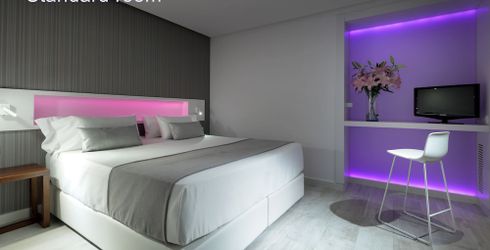hotel room image