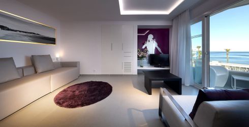 hotel room image