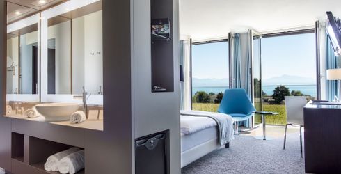 hotel room image