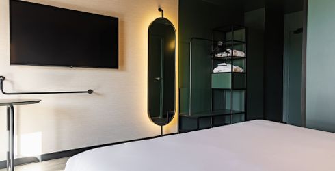 hotel room image