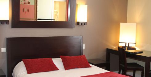 hotel room image
