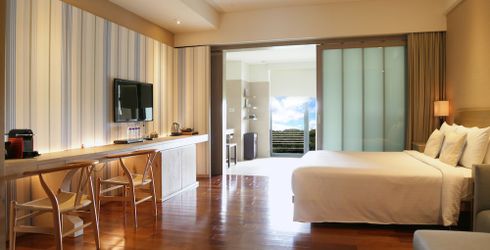 hotel room image
