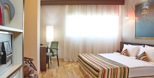 hotel room image