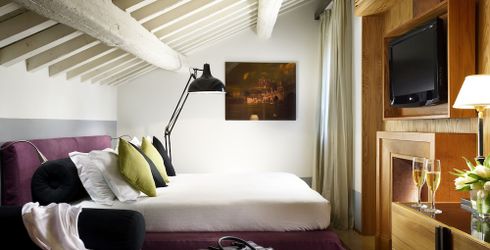 hotel room image