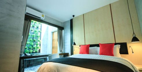 hotel room image