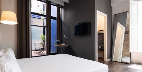 hotel room image