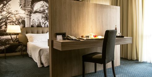 hotel room image