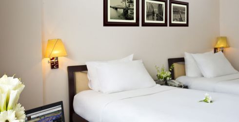 hotel room image