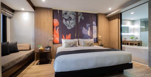 hotel room image