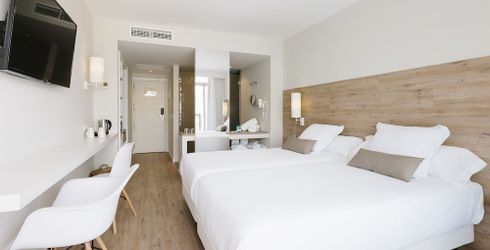 hotel room image