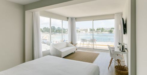 hotel room image